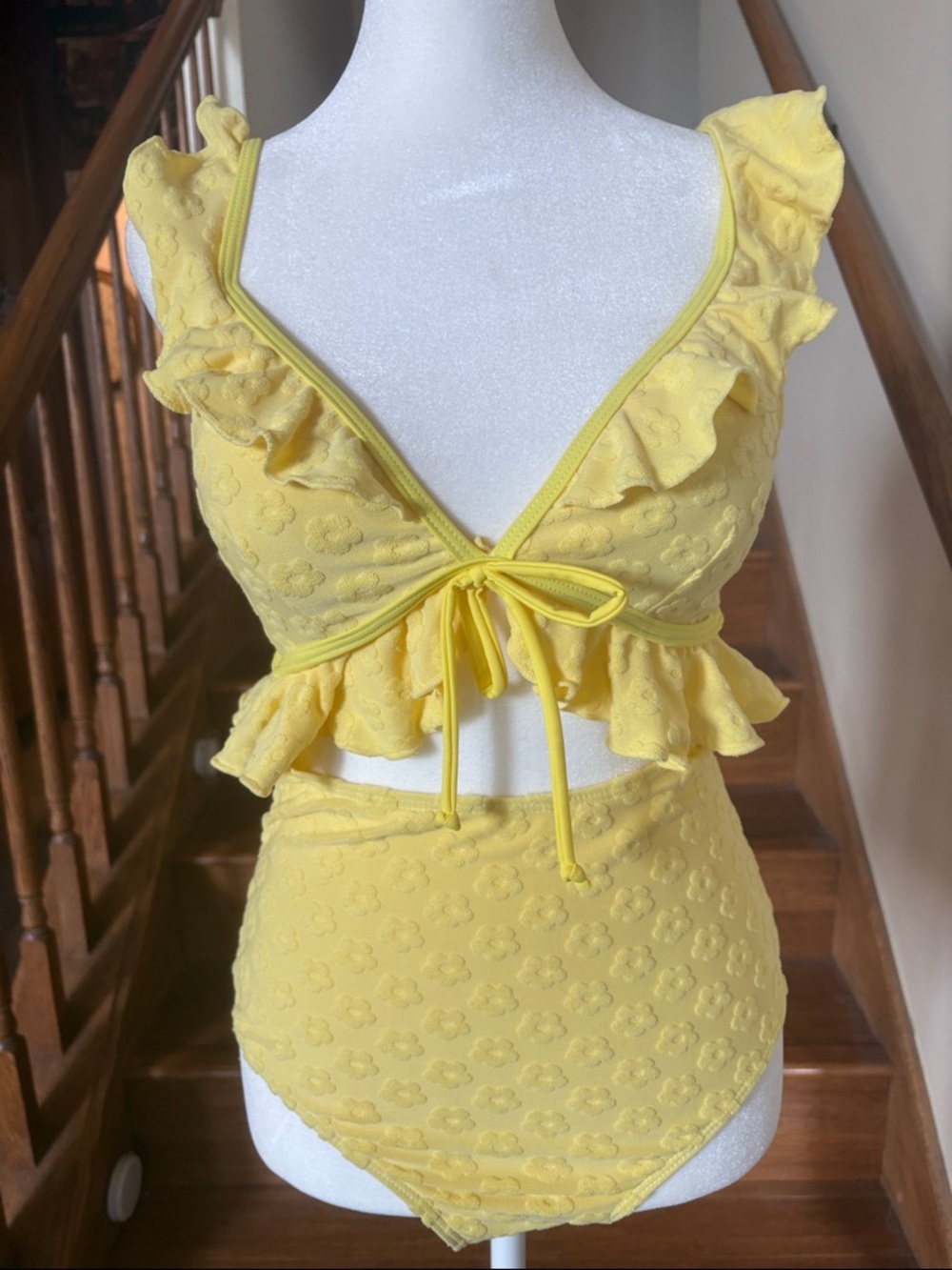 NWT Sz M Sunshine Yellow Ruffle Monokini Swim Suit w/ floral textured . FIRM 👇